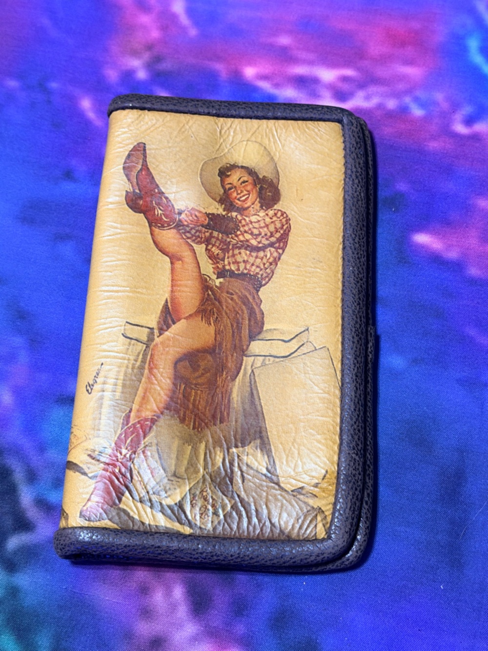 Retro Pin-Up Leather Wallet in Tan with Dark Trim